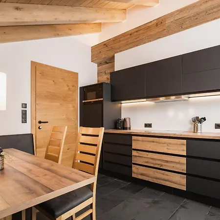Auriga Apartment *